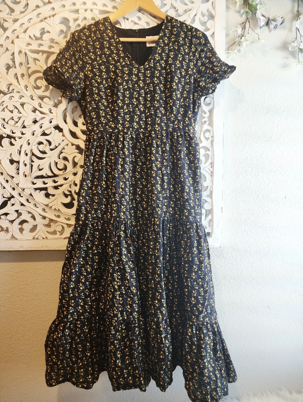 JESSAKAE BLACK WHIT YELLOW FLOWERS ALL AROUND DRESS NECK SHORT SLEEVE MEDIUM - Picture 11 of 16